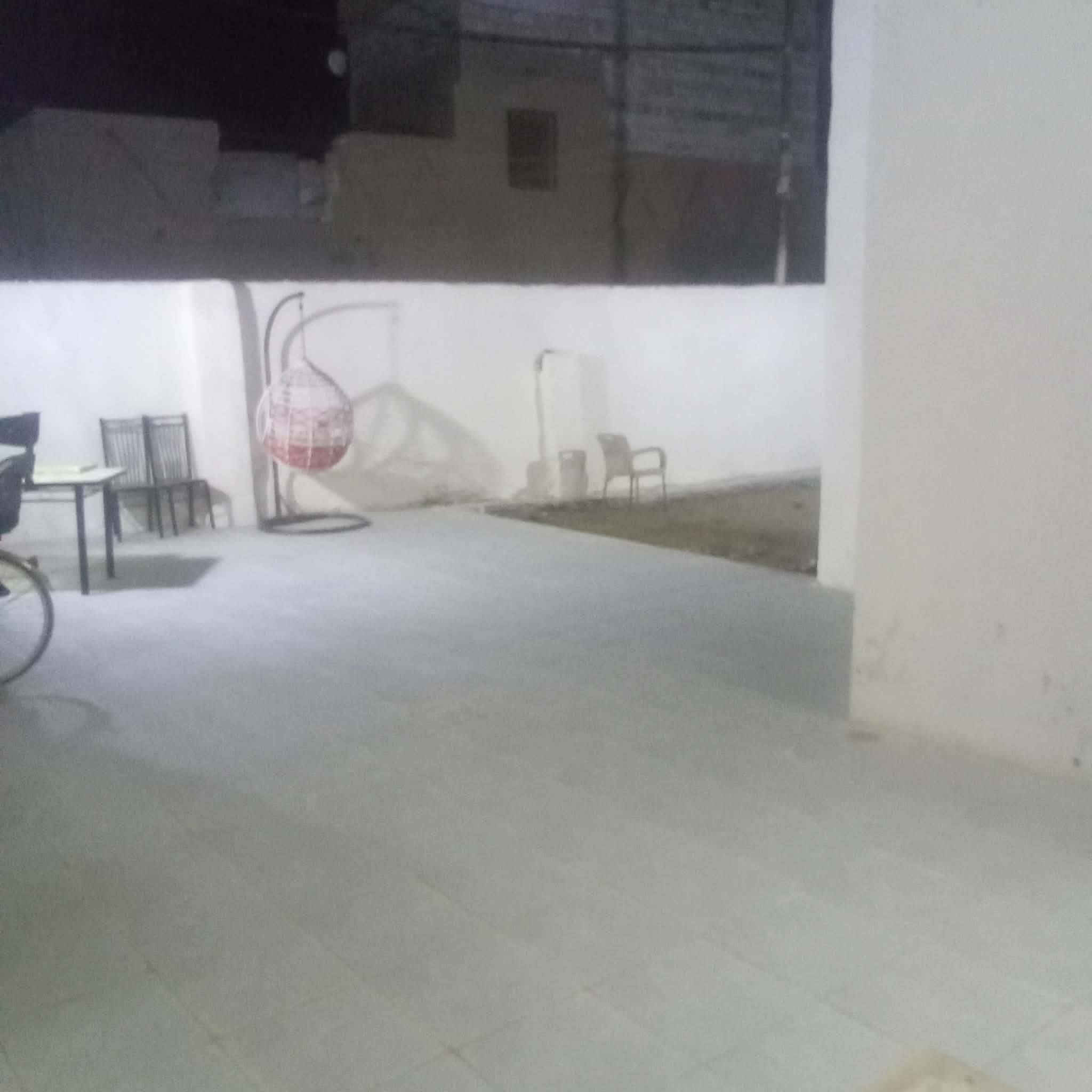 بيت للبيع طابو صرف ركن طابقين
الطابق الاول غرفتين وصاله واستقبال ومطبخ وصحيات داخلية وخارجية وممر وحديقة 

الطابق الثاني يحتوي على 3 غرف 

المساحة 260 م 

واجهة 20 م 

عرض الشارع 20 م 

عالي عن الشارع 

البيت عكادة 

البيت مرمم جديد 

السعر 98 

اتصال او واتساب 

***********

الموقع حي العسكري نهاية شارع الوسطاني مقابل عيادة حيدر عدنان ابو اية
