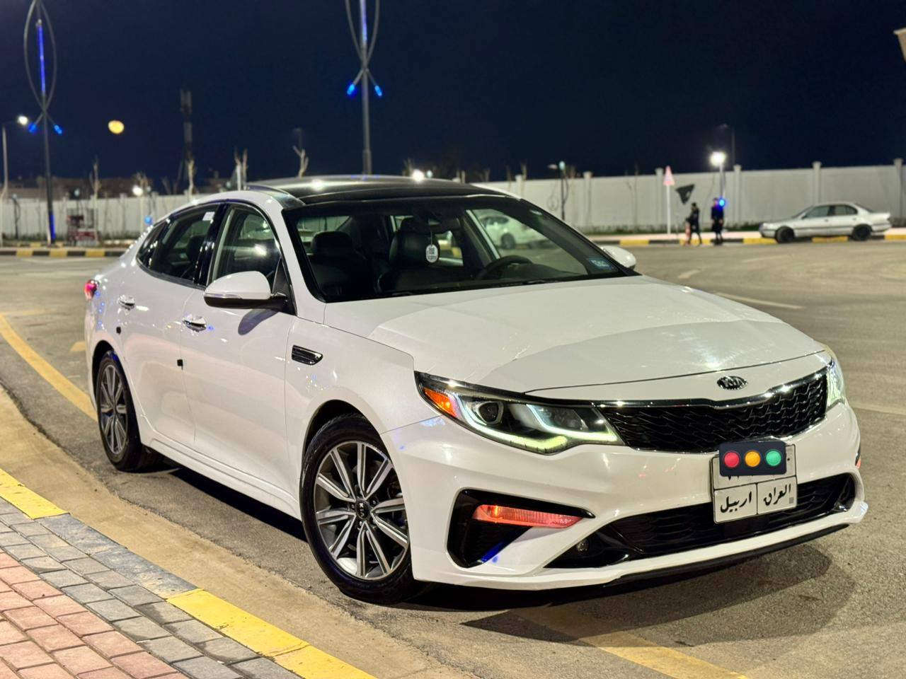 السلام عليكم كيا اوبتما 2019 امريكي السعر145 وبيها مجال 
السياره فول 1/1
بصمه بانوراما 
كشن حار بارد 
كشنات كهرب اشاير بلمري
لايت لد وبعد بيها مواصفات
مكينه 16توربو 
ماشيه 90 
حادثها جاملغ خلفي وقبق جنطه داخل شي بسيط السونار مرفوق بلمنشور 
للاتصال ***********/***********
المكان الموصل الايسر
