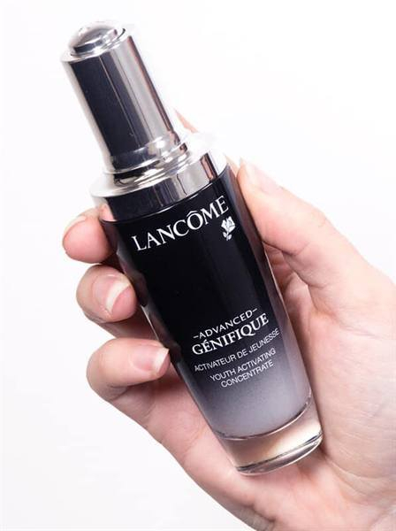 LANCOME
‏ADVANCED GENIFIQUE
سيروم أدفانسد جنيفيك لتجديد الشباب
السيروم الأيقوني لدينا لمكافحة علامات التقدم بالسن، الذي يتميز بتقنية علم الأحياء المجهري (الميكروب يوم)، لتسريع ترميم البشرة وإصلاحها للحصول على بشرة أقوى وأكثر شباباً.الفرنسي 
المنشا فرنسا الأصلي🇫🇷 
#الاصلي_100 
#للحجز_والاستفسار_دايركت 
#ستوريات + #بوست


**إذا كنت صاحب هذا الإعلان وتريد حذفه لأي سبب، رجاءا أرسل رسالة إلى الدعم الفني**