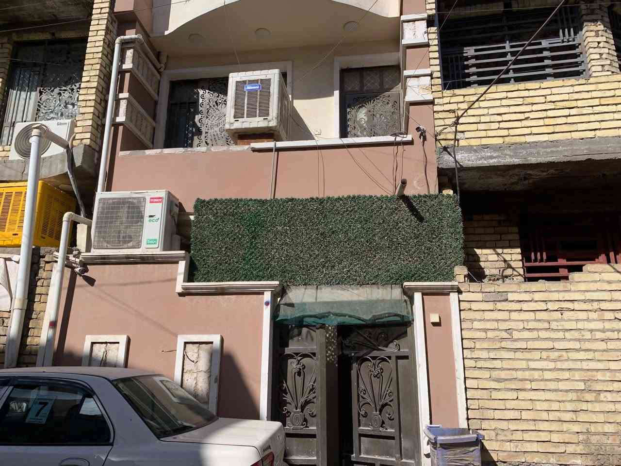 بيت للبيع 50 متر واجهه 4.5 نزال 10.5 + الطابق الاول يحتوي على استقبال ومطبخ وصحيات داخليه و خارجيه وحولي صغير +الطابق الثاني يحتوي على غرفتين فقط وبيتونه وسطح اشتايكر الموقع/ الخطيب الزراعي اول فرع الي يطلعك على الهياكل فرع سعد ابو التنكر السعر 90 وبي مجال قليل
رقم الهاتف/ ***********بي واتساب
