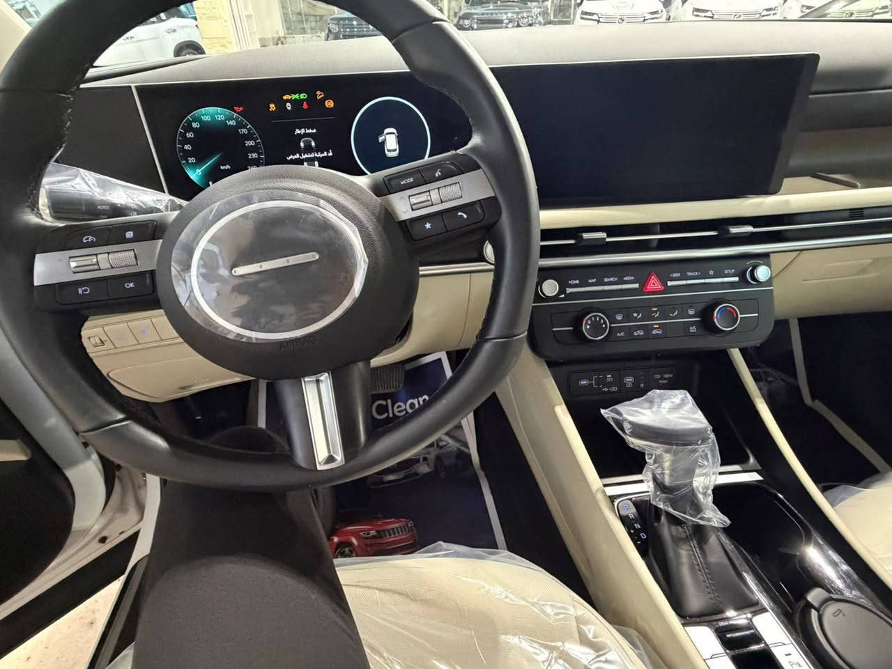 ٠– Hyundai Tucson 2025 | توكلر | فول مواصفات 🔥
📍 بغداد حي الاعلام 

🚗 سيارة بعدها بحالة الشركة حرفيًا

📘 كتلوكاتها + دفاترها كاملة وزيرو

📏 المشي: 12 الف  كم فقط

⸻

🌟 المواصفات (فل كامل):

✔️ كشنات كهرباء 2

✔️ حساسات اماميه خلفيه 

✔️ نظام مانع التصادم

✔️ مثبت سرعة ذكي

✔️ تشغيل بصمة

✔️ تشغيل عن بُعد

✔️ شاشة وسطية كبيرة

✔️ شاشة عدادات رقمية

✔️ جنطة كهرباء

✔️ بردات خلفية

✔️ ستيرن متعدد الوظائف

✔️ شحن لاسلكي

✔️ إضاءة LED كاملة

✔️ جنوط ألمنيوم سبورت

✔️ مرايا كهرباء مع طي

✔️ نظام توفير الوقود

✔️ مواصفات هواي غيرها

⸻

🛡️ كفالة عامة من الصبغ ومن كلشي

🔧 ملاحظة 

• بارد خفيف جدًا بحافة الجنطة

• ما يبين إلا بالتركيز ومبين بالصور

⸻

🪪 رقم السيارة: بغداد 

💰 السعر: 234$

🟢 بيها مجال للشراي

📞 للاتصال أو الاستفسار:

***********
