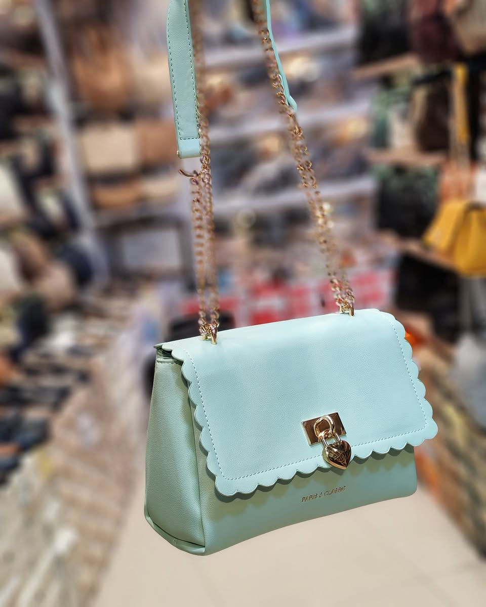 اي قطعه داخل المنشور بين 8 و 10 الاف فقط👏
قطع اخيره والوان مميزه وأسعار مناسبه جدا💃
للحجز والاستفسار مراسلة الصفحه او ***********

العنوان الموصل الزهور مقابل دورة النافوره أحذية وحقائب سيدار
