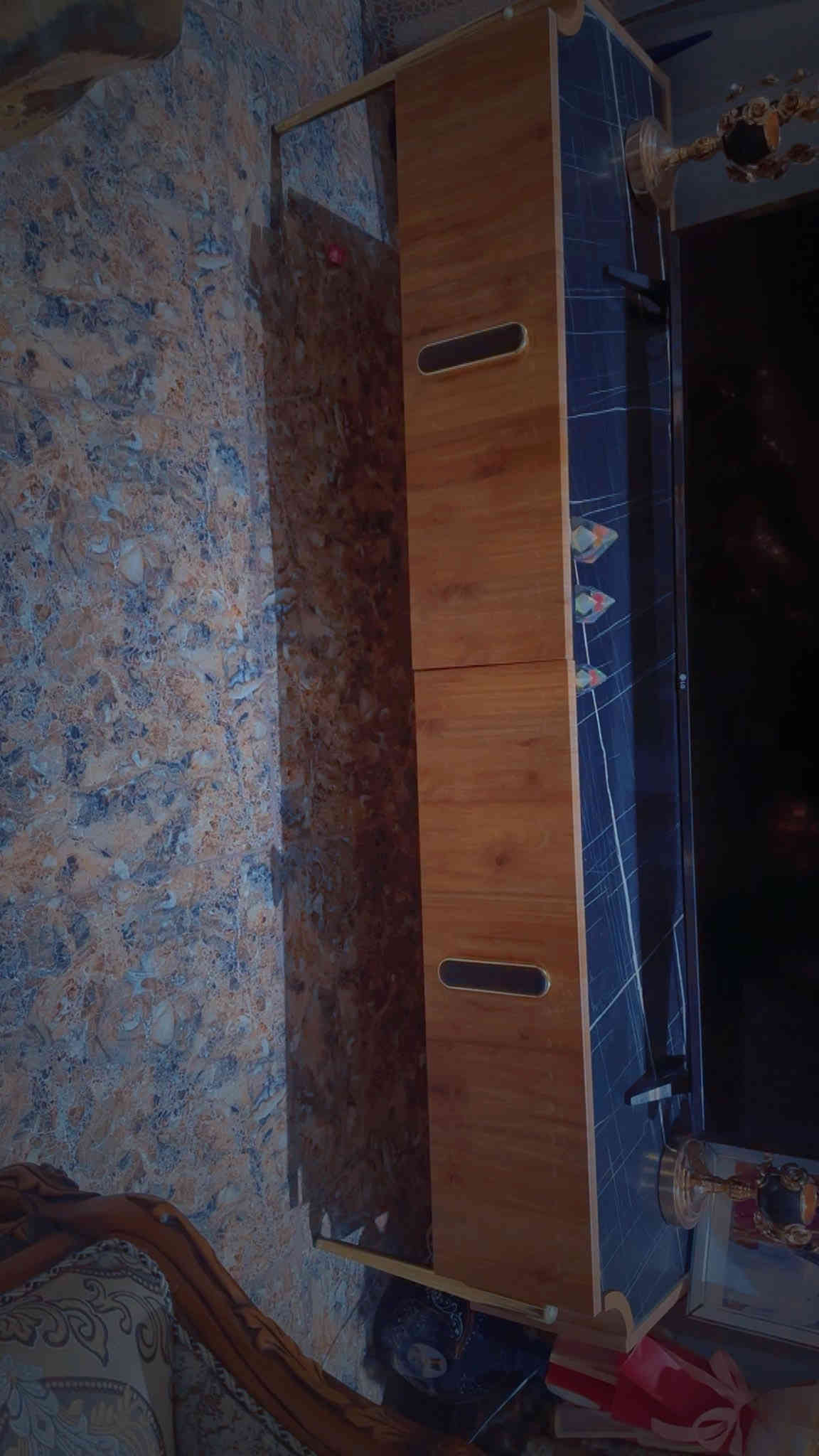 تخم ملكي مع ميز بلازماوطبله وسطيه بمليون ونص مستعملتهم سنه بس وجدا نظيف ونظافته مكفوله للتواصل على هذا الرقم   ٠٧٧١ ١٢٨ ٢٣٦٩
