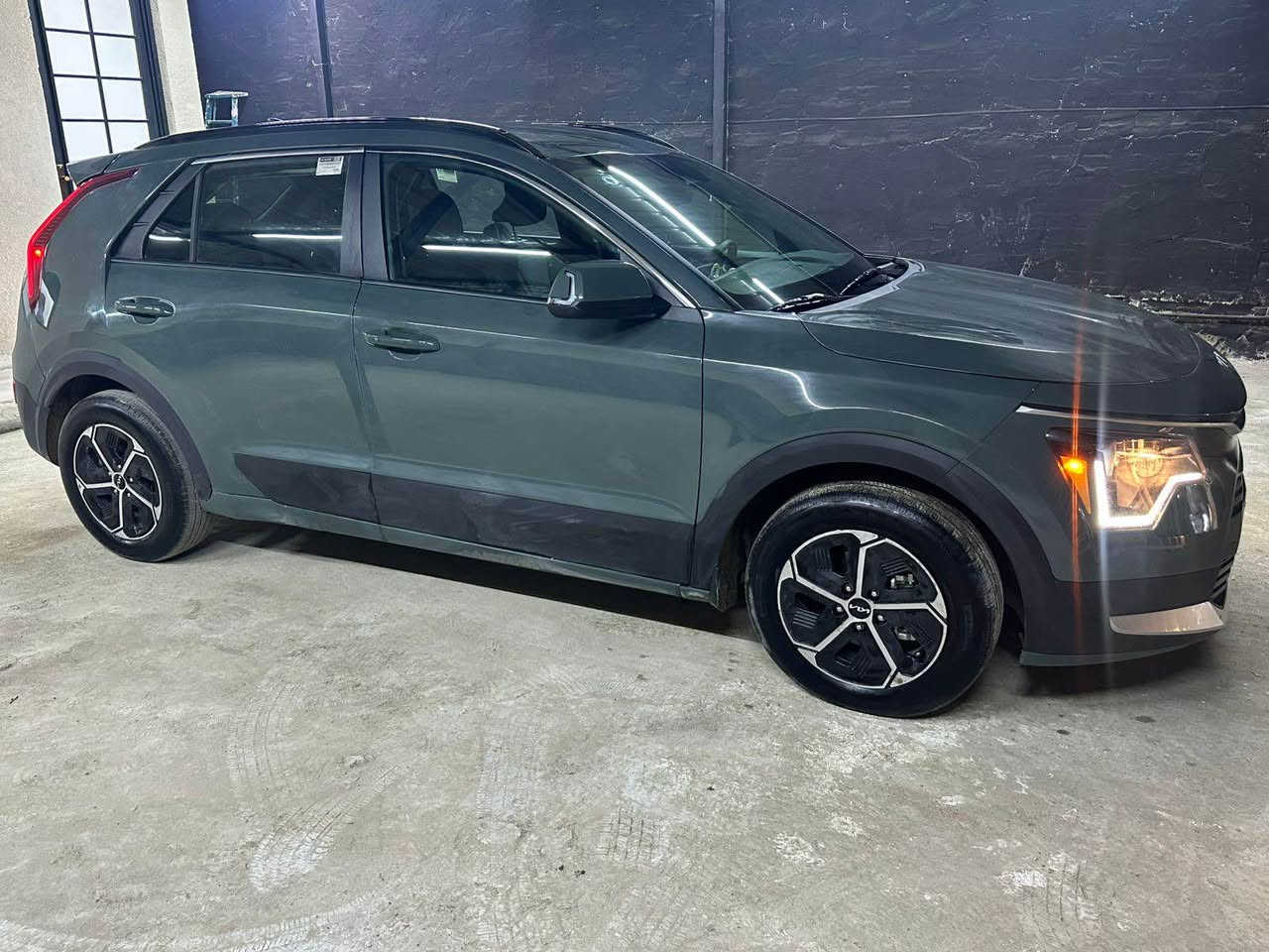 مكلف بل النشر 
تم تخفيض السعر 

كيا نيرو موديل 2025 رقم بغداد 
حادثه موضح بل الصور باب تبديل
وبارد بطرف الجنطة  فول مواصفات 
عدا الفتحة بصمة تشغيل عن بعد 
رادار كاميرة شاشه متصلة 
السعر 16900 يعني 169 ورقة وبيه مجال
الاستفسار عل الرقم 
*********** بي واتساب بغداد, العراق
