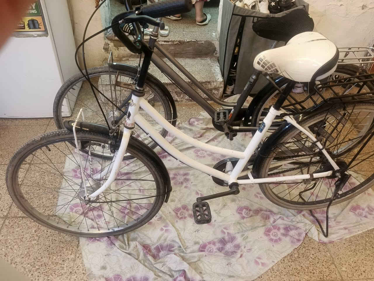 سلام عليكم بسجلات لبيع حجم 26 يابانيات الابيض سعر75 وبي مجال والرصاصي سعره60 وبي مجال رقم الهاتف بو واتساب***********
