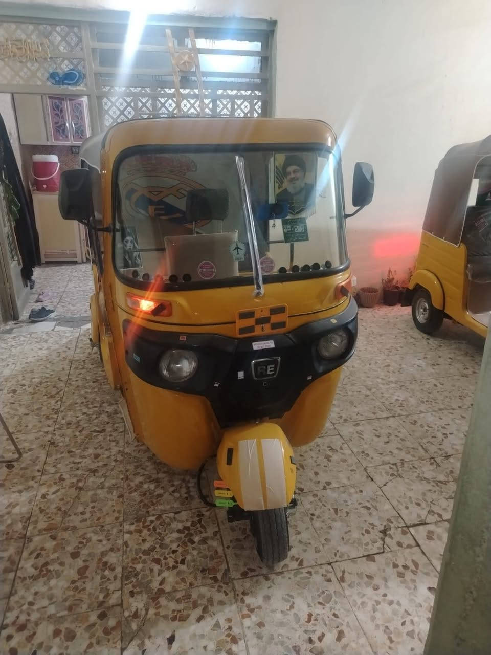 سلام عليكم اخوان هاي وجبه جديده تكاتك جاهزات واحد على واحد دوشمه جديده كاعيات سبع قطع مسجل تكاتك الف ما تصرف عليهن اوراق المديل عشرين ثنين سعر وحده 5250 العشرين وحده موديل 19 سعرها 4800 بيها مجال العنوان كربلاء امن داخلي شارع طارق الخيكاني وشاري بخدمته تفاصيل تكاتك بل فديو ***********///***********
