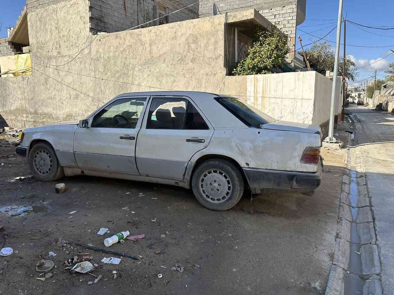 مارسيدس دب موديل ٨٧
كير ومحرك خير من الله 

ادامه مسويله من نوزلات بلكلت واير بلك تخم كلهن حاوية

صدر امامي خلفي حاوية قبل اسبوع شاده 

السيارة خير من الله 

مكان السيارة ديالى بهرز حي السلام 

رقم مميز    (9910) صلاح الدين 

تحويل ثاني يوم 

السعر ٢٨ ورقة وبيه مجال 

***********
