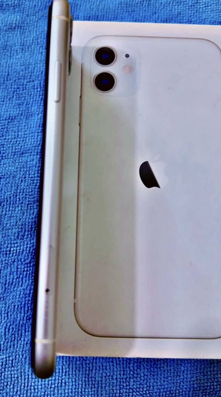 ئایفۆن 11 موبایلەکە کەپسە کارتۆنەکەی لەگەلە ئەی ئەیە زۆڕ پاکو خاوینە بە شەرتە 128 کیکایە پاتریەکەی 82 لە هەوڵیرم لە وەتس ئەپ نامە بنیرن 290
 
آيفون 11 احتيادي كلش نظيف جهازه مع كارتونAAAبطاريه 82ذاكريته128جيهاز كبس ارسلي هواتس بوكان أربيل  ***********
