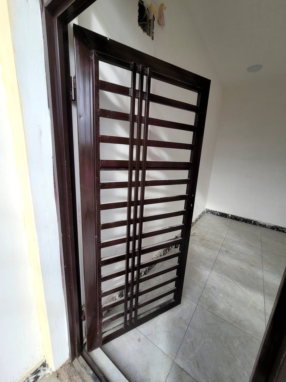 صبغ وتنظيف الشبابيك والابواب وصبغ الجدران بأسعار مناسبة
للستفسار
***********
