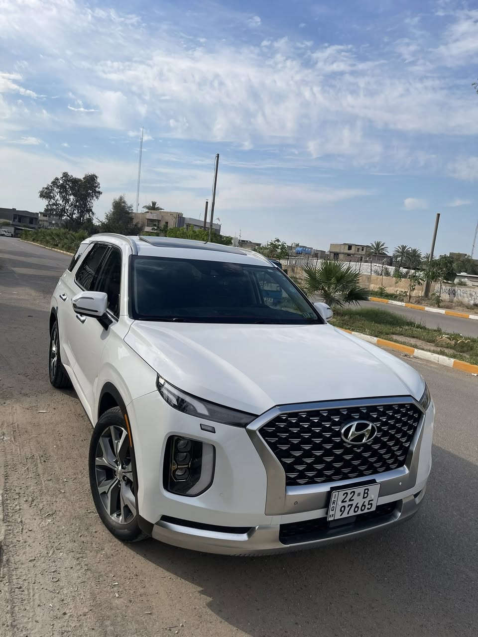 السلام عليكم ..

بلاسايد موديل 2022  وارد امريكي 
‏Hyundai Palisade limited 2022 

حجم المكينه 3800 ماشية 39 الف ميل..
الضرر موضح بالصور بدون دواخل 
فقط جاملغ وباب مبدلات والقطع المبدلة بدون صبغ  .. 

1- فتحة سلايد
2- كشنات جلد تدفئة امامي وخلفي
3 - ثلاث قطع تبريد 
4- تشغيل عن بعد
5- رادار امامي
6- حساسات امامي وخلفي
7- نقاط عمياء
8-جنطة كهرباء
9- سبعة راكب
10- اشاير مري ومري قلاب
11- بصمات عدد 2
12- داش كام 4K امامي وخلفي 
13- منافذ USB بالكشنات الامامية والخلفية وبمقصورة ال7 راكب ..
14- تقنية توفير الوقود والاطفاء الذاتي للمحرك عند الوقوف.
15- 5 انظمة قيادة بالاضافة الى نظام الفور ويل .

السيارة جديدة جداً واستخدام شخصي 
رقمها اربيل وبأسمي ..

السعر 247 ورقة وبيها مجال بسيط مكاني بغداد  
 
***********
***********
متوفر واتساب ايضا
