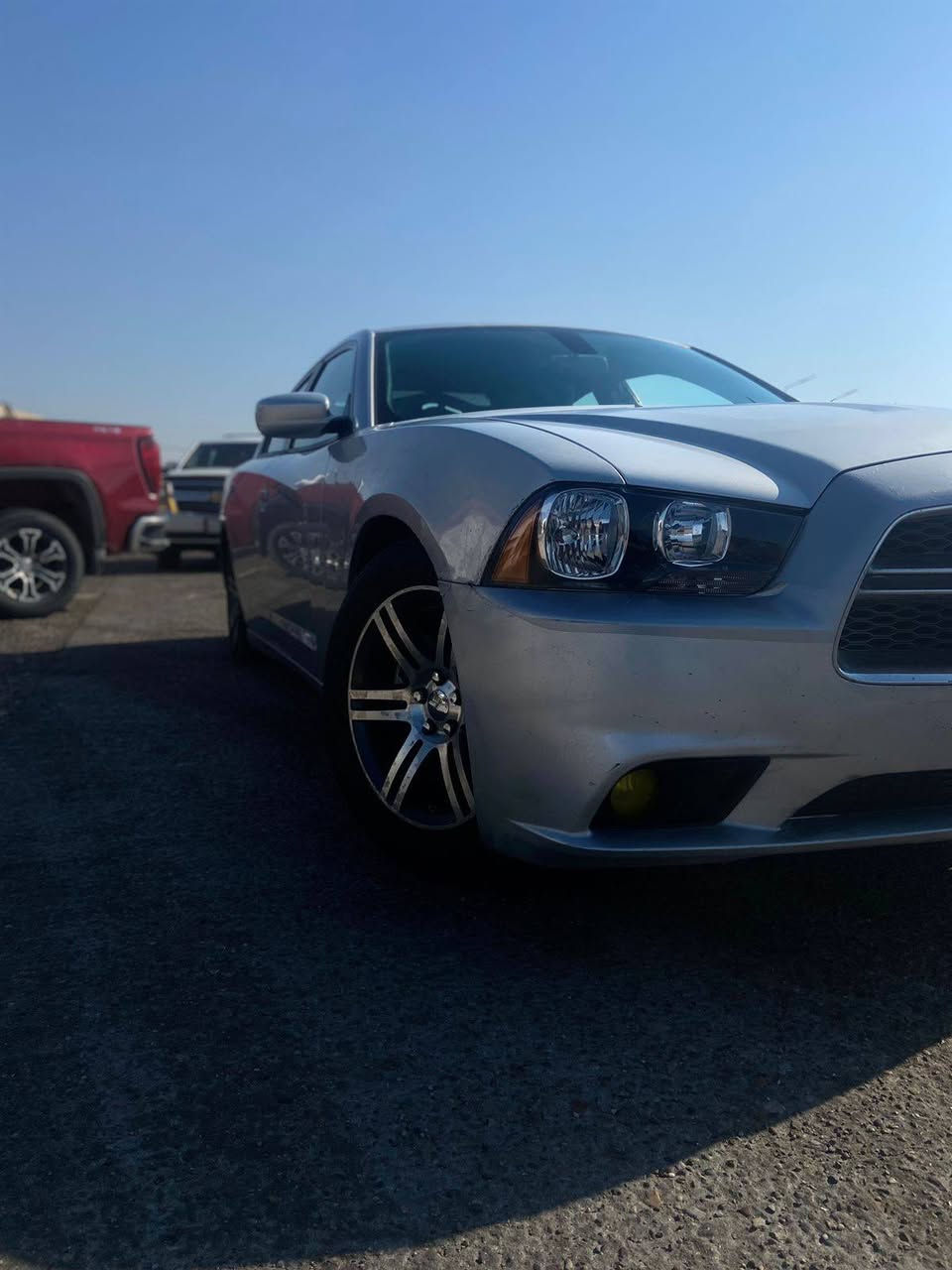 جارجر موديل 12للبيع رقم بغداد مكان السياره ديوانيه بيه ٣قطع بدون دواخل السعره135وبيه مجال قليل الشراي يراسلني على هذا الرقم ***********
