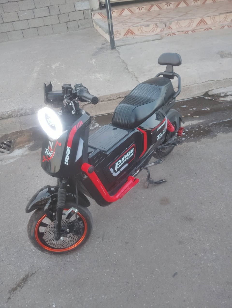 بايسكل شحن لبيع
سعر 400 بي مجال 

5 بطاريات اكبار 

موديل 26 

سرعته 109

نوعي ايف 2

كهربائية شغال 
اي عيب مابي 
رقم ***********

مكان كركوك
