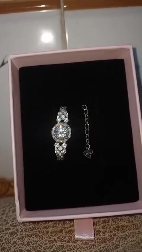 سلام عليكم اسوار وخاتم موسنايت لمعتهن كلش حلوة بس كامرتي موشي وياهن كارتات وشهادة ضمان


**إذا كنت صاحب هذا الإعلان وتريد حذفه لأي سبب، رجاءا أرسل رسالة إلى الدعم الفني**