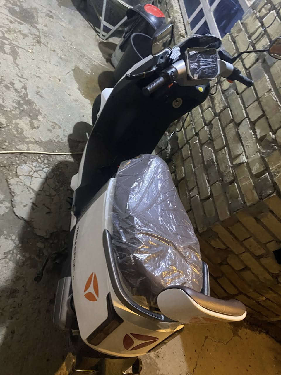 السلام عليكم الوحش من شركه ياديا للبيع (الايبوك 2026)
دراجه جديده صار شهرين استخدام قليل(سبب البيع عدنه ثنين منها )ما احتاجها 
ضمان سنتين من الشركه باسمي صار شهرين من ماخذها 
السعر مليون و100
العنوان بغداد الكاضميه 
***********
