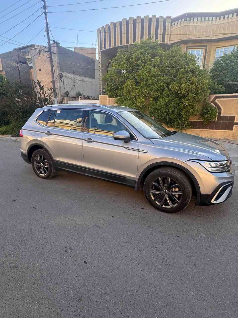 فولكس واكن تيكوان 2023 مرقم بغداد للبيع ضرر شويه بالبنيد والجاملغ ومصلح نفسه مكاني بغداد الوزيريه السعر 195 ورقه وبيها مجال للشراي 
للتواصل 
*********** بغداد, العراق
