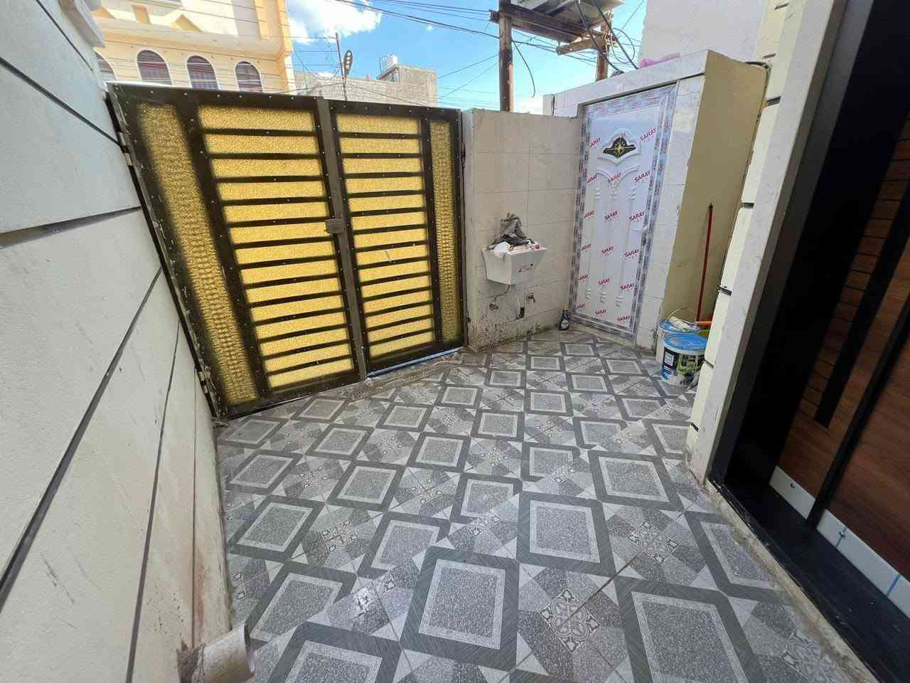 السلام عليكم
بيت للبيع 
فرع ١٠ على الشارع مقابيل الحسينه
بناء حديث والبيت محد كاعد بي فارغ
السعر على الخاص لو ويتساب
***********
