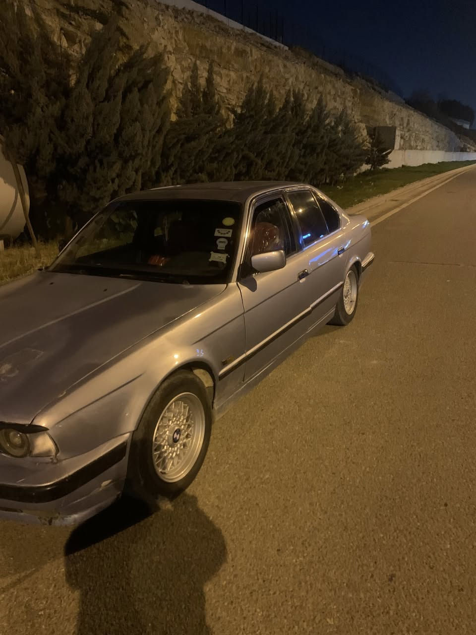 سلاو هاوريان بيم ١٩٩٣ گير عادي مه كينه ٥٢٥ سه ياره يه كي بيكي شه يه بيمشكيله يه نرخي ٢٥ گه لاو مه عامه له يه كي برايانه سه ياره كه ئارمه ئارمه كه ي ون بوه


**إذا كنت صاحب هذا الإعلان وتريد حذفه لأي سبب، رجاءا أرسل رسالة إلى الدعم الفني**