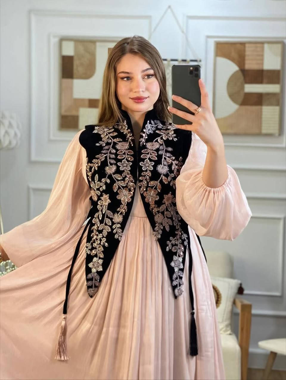 الفستان 😪
شيفون مبطن #السعر30الف 
قياس 38/40/42/44/46/48
توصيل 5 لجميع المحافظات


**إذا كنت صاحب هذا الإعلان وتريد حذفه لأي سبب، رجاءا أرسل رسالة إلى الدعم الفني**