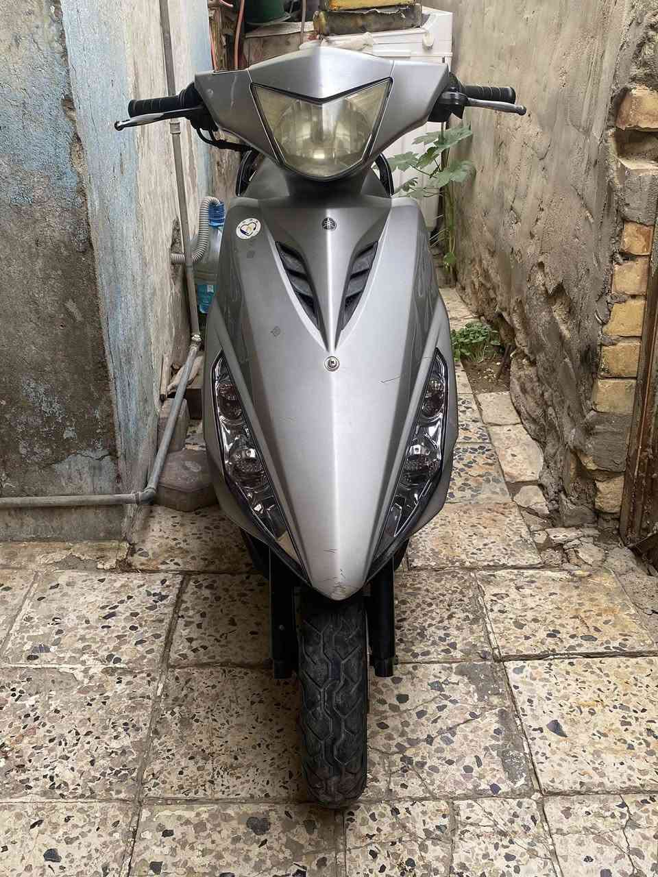للبيع ماكس مضلع حديث نوزل 2009 خطين مكفوله كفاله عامه دراجه مال حاويه 
دراجه بحاله الوكاله ماشيه 7 الالاف كيلو 
مكينه ما مفتوحه كفرات كلها ختم واحد 
دراجه بلاديه ما بيها اي نقص 
كهربائيات كلها شغاله 
للبيع فقط مكاني البصره 
***********
