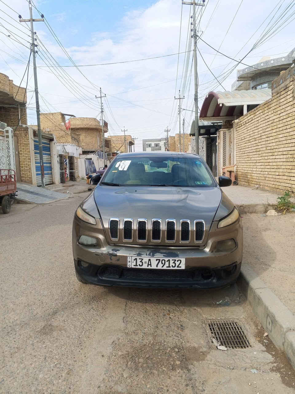 🚗 للبيع: جيب شيروكي 2017 (6 سلندر) - بحالة ممتازة
الماركة والطراز: جيب شيروكي (Jeep Cherokee)

الموديل (سنة الصنع): 2017المحرك: 6 سلندر (V6) قوي واقتصادي بنفس الوقت ⚡

اللون الخارجي: أصفر شمباني مميز ولطيف جداً (Champagne) ✨

المسافة المقطوعة (الماشية): 100 ألف كم فقط (استخدام نظيف)

🛠️ حالة السيارة:المحرك والقير (الجير): بحالة الوكالة، خالية تماماً من أي عطل أو مشاكل ميكانيكية، وجاهزة للفحص.

التبريد والمكيف: ممتاز وشغال بكفاءة عالية.الوضع العام: السيارة متماسكة، صدر وجامخان بحالة ممتازة.

للتواصل والاستفسار عن السعر :- 
***********
. Singapore
