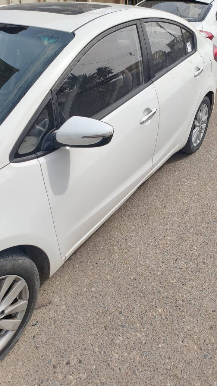 سيراتو 17 خليجي رقم بغداد باسمي
بيها قطعتين بدون دواخل
محرك 2000
 الكير والمحرك بحاله الوكاله
مواصفات معروفه فتحه تحكم اشاير مري، 5 ويل وكب
ماشيه 127
السعر 118$
للاستفسار الاتصال
*********** واتساب
