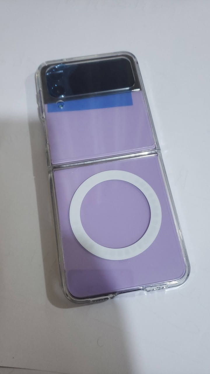 السلام عليكم ورحمة الله وبركاتة سامسونج كلكسي z flip 4 ذ 128 جهاز نظيف 100/100 اي مشكلة مابي جهاز جديد بحالة الوكالة مكاني بغداد *********** سعر 290الف
