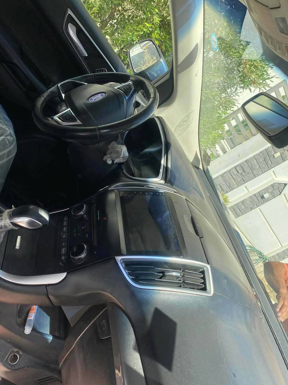 فورد ايدج موديل 18 مواصفات sel تحكمات ستيرن محرك 6 بستم 3500 المرغوب وليس توربو تخم تاير جديد كشنات كهربائيه كاميرا وحساسات خلفيه كير وشفتات ستيرن محرك مبدله من بجم جديد بخصوص الحادث موجود ب الصور جاملغ و بنيد فقط لا غير سيارة جديدة ممتعوبة 
عنوان / ديالى - خانقي 
رقم الهاتف / *********** Singapore
