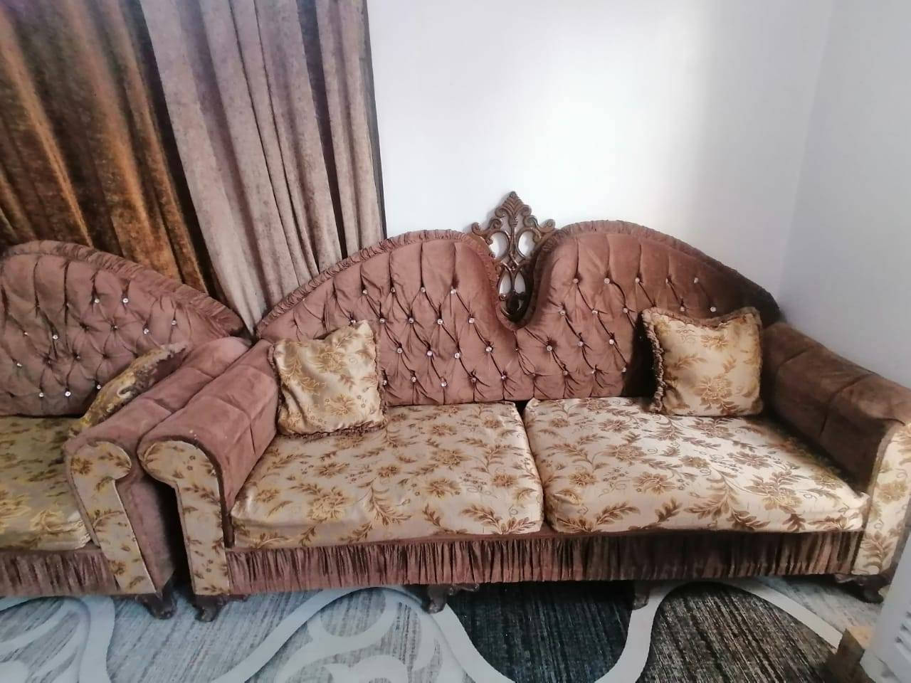 السلام عليكم تخم 10مقاعد سعر 100قفل مستعجل على البيعه الرقم ***********
