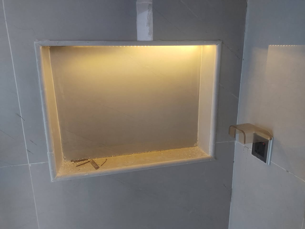 كهربائي متفرغ للعمل مكاني كربلاء عمل درجة اولى
تم الانتهاء من تشطيب موقع الحسينيه كربلاء 

للاستفسار 
***********
