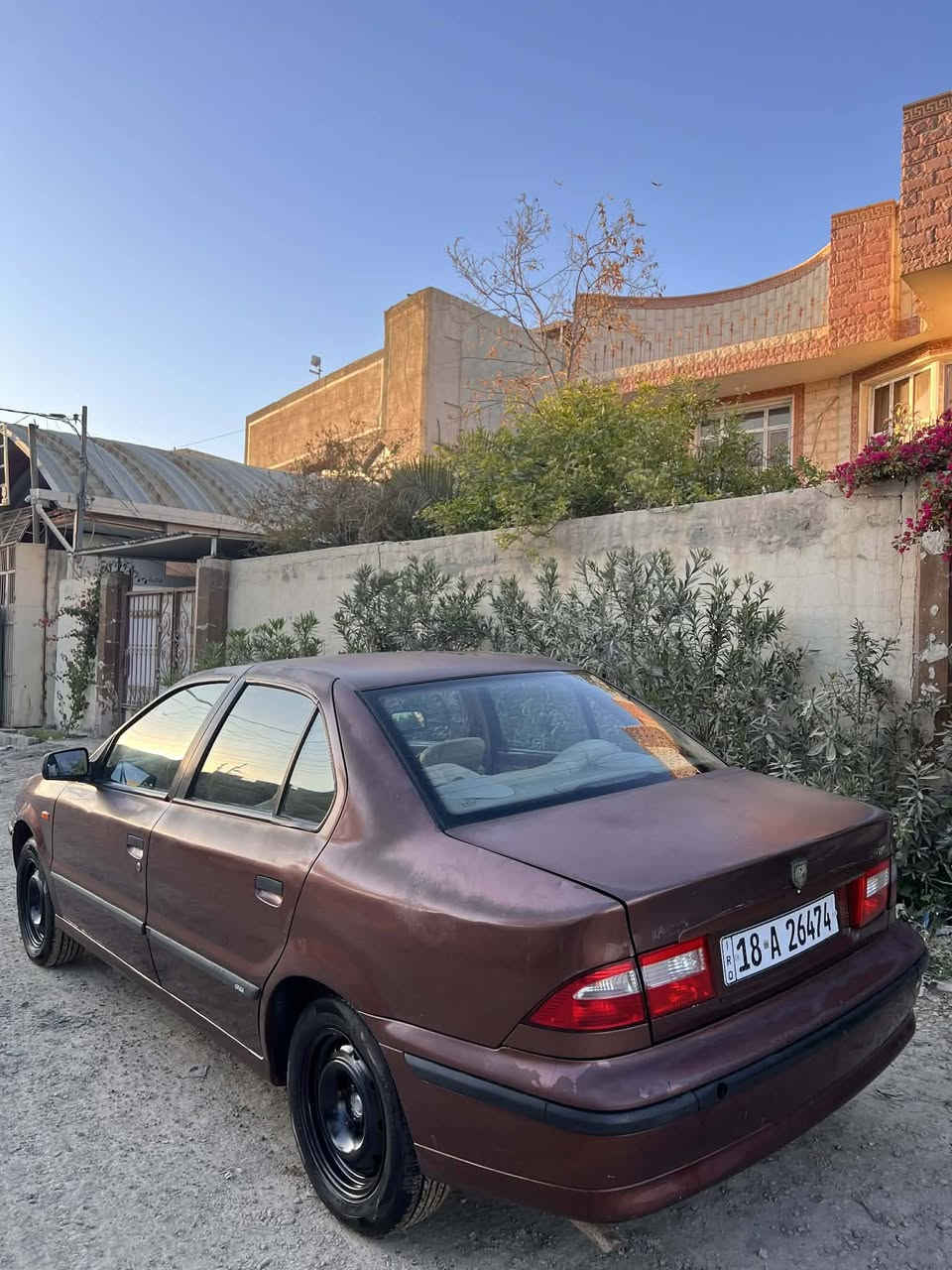 سمند موديل ٢٠١٢ محدثه ١٧ كرستال 
رقم بابل انكليزي بأسمي سنويه ٢٠٣١ وهزه جديده 
مكينه كير حداديه امامي حداديه خلفي كله كامله 
تبريد شغال 
تخم تاير جديد دوشمه جديده
مابيه اي ضربه او صبغ وخياسات مابيه
مكان السياره بابل الحله شارع الكورنيش
***********
