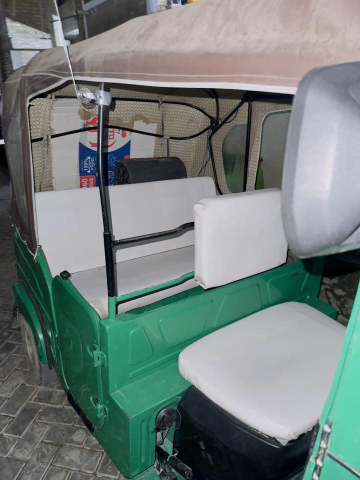 السلام عليكم 
2022
لوحات بغداد رقم انكليزي 
تحويل ثاني يوم
مكينه مجفته 
بيه صبغ  بصف الباب مال العبري اليمنه وبيه صبغ جوه البكلايت مال اليسره 
السعر 8700 وبيه مجال 

مكاني مدينه الصدر
رقمي ***********
