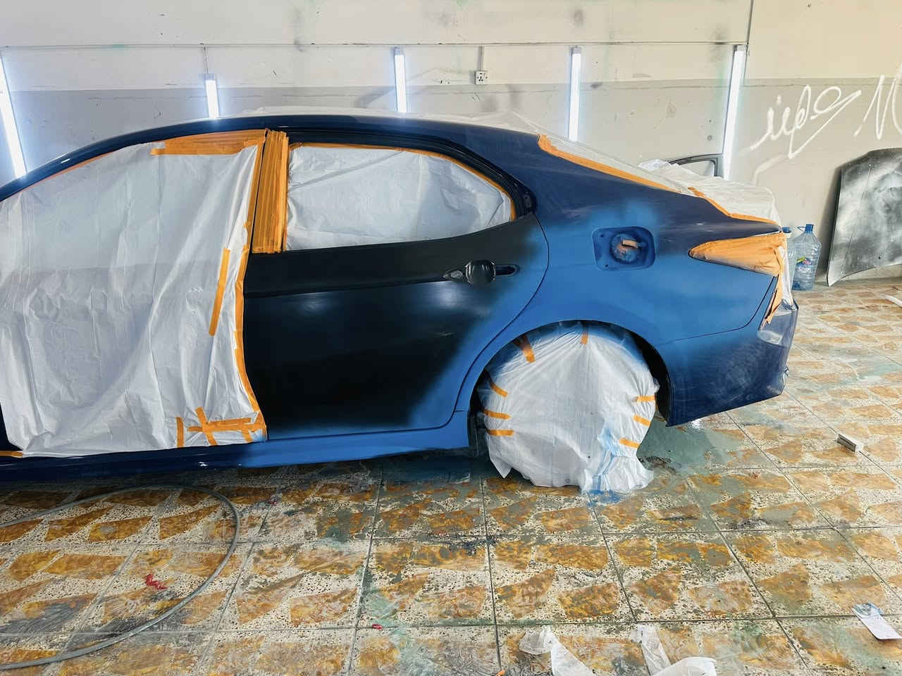 سلام عليكم صبغ سيارات بوليش جلي لايت البوليش العالي ٦٠ الناصي ٥٠ مع جلي لايت وبك لايت وتكحيل بوليش بمواد اصليه الاماني الصبغ حسب الطلب ماكو سعر ثابت حسب القطعه والشغل الي بسياره صبغ الحديث والقديم جلي لايت ١٥ الف مكاني كركوك خضراء شارع البنزين خانه صلوحي العبيدي قرب جامع اهل البيت الاتصال ***********
