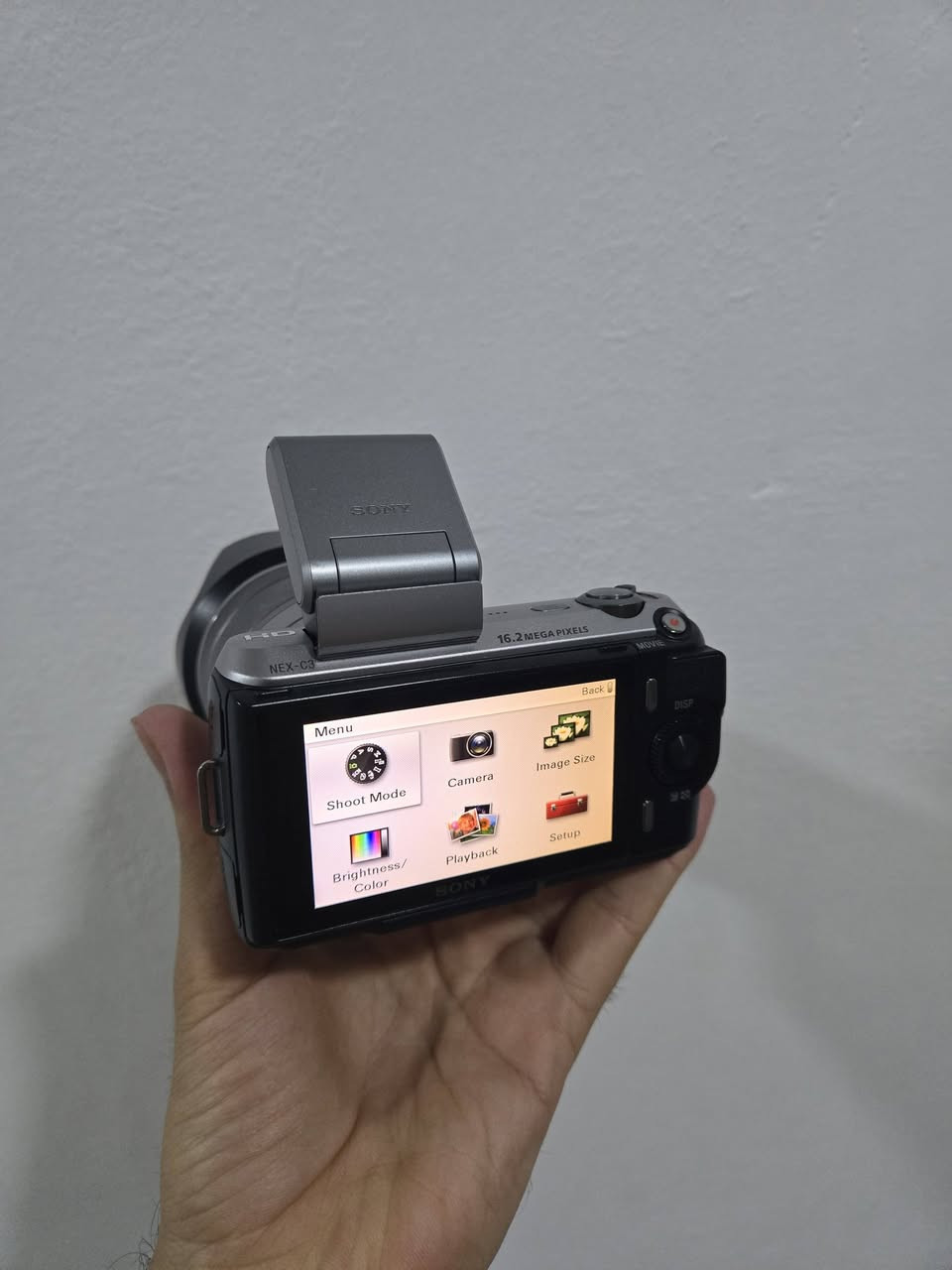 Sony nex-c3
عدسه ١٦-٥٥
فلاش اصلي شركة
کامیرا جدیدە شترها فقط 100 صورة✅


**إذا كنت صاحب هذا الإعلان وتريد حذفه لأي سبب، رجاءا أرسل رسالة إلى الدعم الفني**