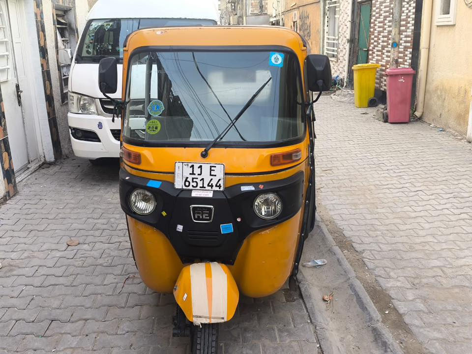 سلام عليكم خوان تكتك مكينه مكفوله بيهه ضربه بل غود ثنينهن مرجعات بارد والبيبان مصبوغات فقط تكتك خير من الله سعر 8مليون وبيهه مجال الشراي ‪0776 157 2248‬
