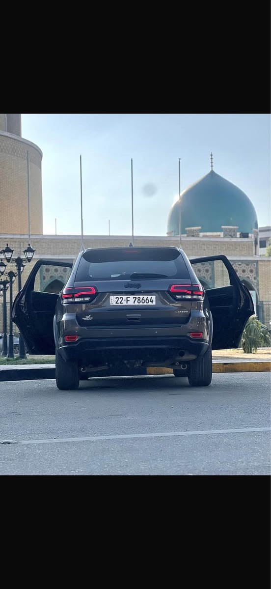 سلام عليكم جيب لاريدو موديل2021 ماشية 40mil 
حادث جداً بسيط وسطحي مثل مموضح بالصور بابتين جهة السايق مبدلات شركة بدون ايرباك السيارة استيراد واستعمال شخصي كلها ع وضع الوكاله لون نفطي رقم اربيل الدولي وسنوية جديدة باسمي شخصياً الموصفات 
رادارت جانبيه اماميه
بصمة
كشنات جلد+تدفئة
كامرات شاشة كبيره 
مناقصها برغي صور الحادث مرفق مع الصور 
السعر  26الف دفترين و60 ورقه وبيها مجال مكان السياره بغداد
للاستفسار***********
*********** بغداد, العراق
