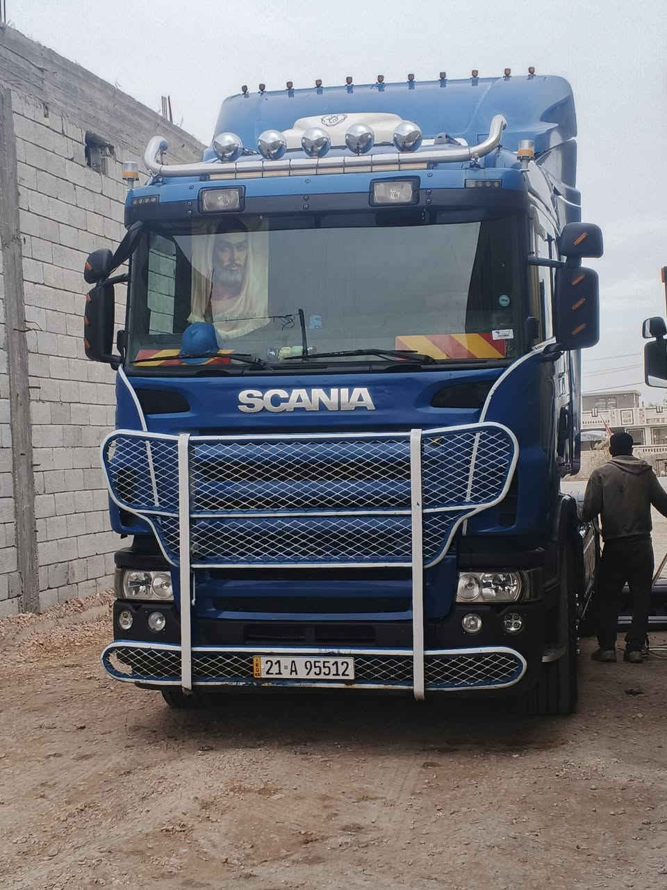 السلام عليكم سكانيا موديل 2003للبيع  محرك انجكتر 124مجفت جديد ترقيم باسمي جديد لل 30محدثه بجم  ولكززات  قماره مصبوغه سياره جاهزه ماتصرف عليهه دينار واحد تبريد شغال رتايدر بيهه چكه بصيطه بريد دسك عربانه حديثه مارسدس دسك جبير تخم تاير من الدعاميه للدعاميه حته دهم مبدل الهه السعر المطلوب 230وبيهه مجال مكان السياره بابل جبله رقم ***********
