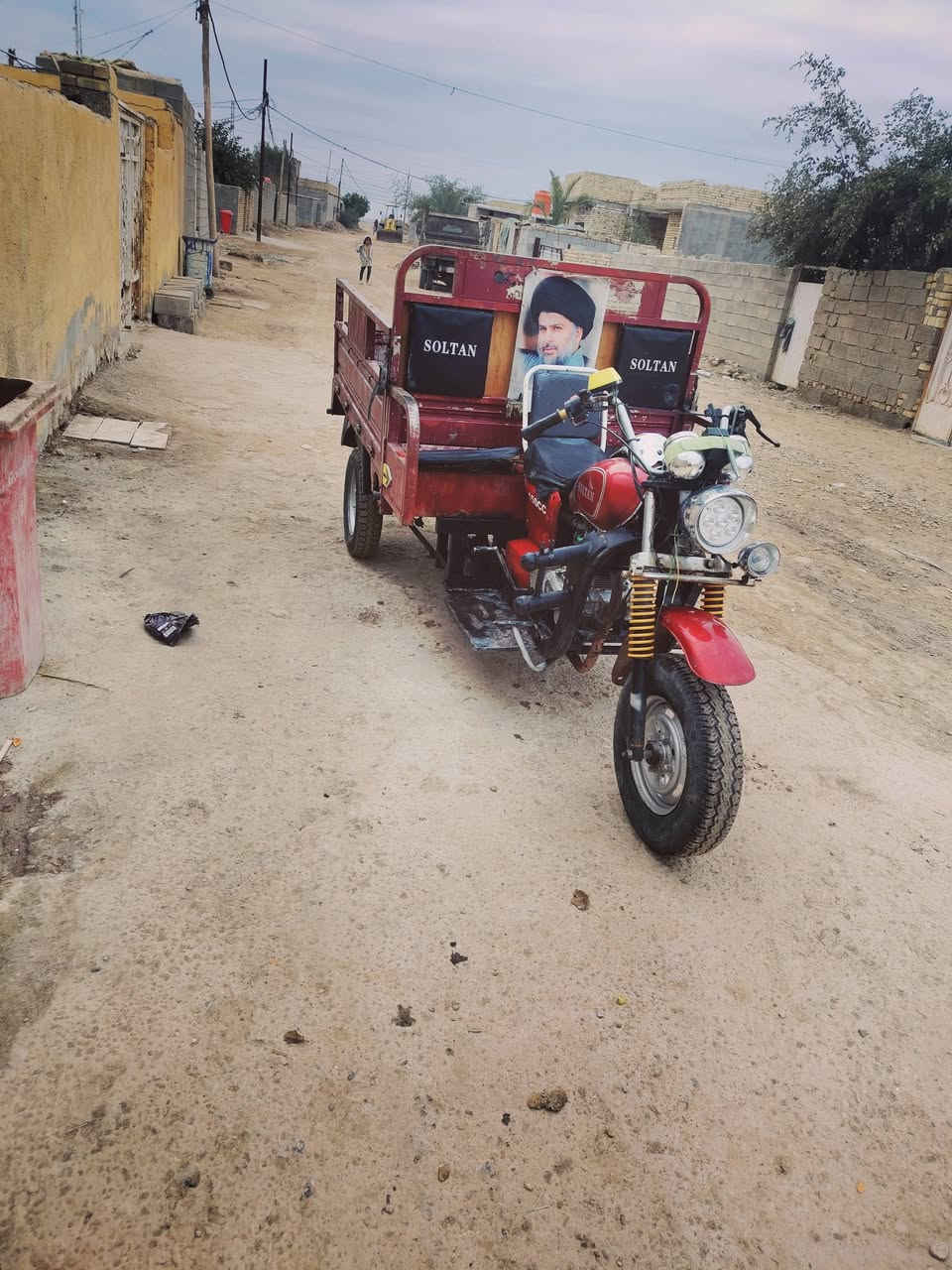 سلام عليكم ستوته للبيع ستوته نضيفه مالت أبيت نكره سلف كهربائيات كلها شغاله جاهزه اللعمل رقم الهاتف ***********
