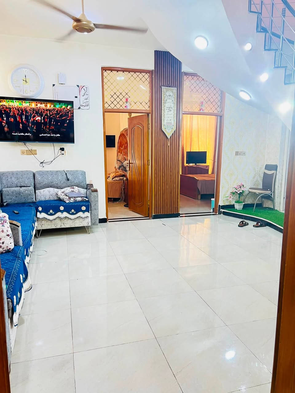سلام عليكم بيت طابو زراعي صرف سند 25 بسمي المساحه الكليه 202 يحتوي على
غرف نوم عدد 2   5/4

كلدور 5 ونص/4

استقبال 6ونص/4 ونص

مطبخ 5/5

مجمع صحي خارجي وداخلي 

بيتونه 5/8 جماليه 

صطحين بيه 

ويشمل الكاونتر والتانكيات والكيزر 

للاستفساراتصل ***********

***********
