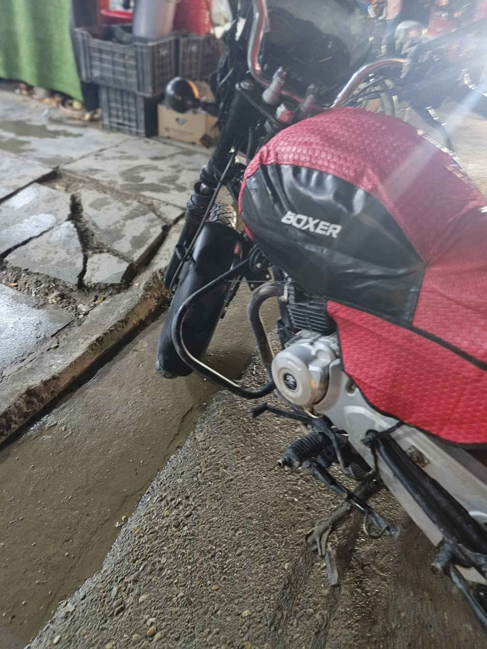 السلام عليكم بوكسر للبيع
موديل 2023 رقم وسنويه وتحويل ثاني يوم
دراجه استخدام شخصي مامشتغله دلفري ابد مال جناي
شغاله سلف وهندر
كهربايات كله شغال اشاير دبل اشاره اشاير اضافيه بلصندوك 
بك لايت بريك عالي ناصي كله شغال
تايرات جديد 
مجفته مره وحده قبل شهرين وبيه ضمان بلتجفيت سنه 
يم بوكسر البلديات
دراجه لاتبخير ولا تنقيص
اي عطل مابيه مكاني .....بغداد قرب جزيره بغداد السياحية
هاتف ***********
