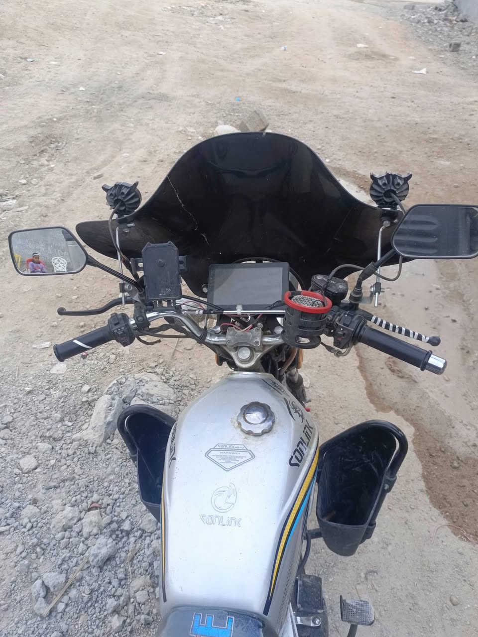 سلام عليكم
دراجه يراني موديل 24 محوره 25
كهربايات كله شغاله + مبيثري 
تيرات جديده +
لايت بومه ثنين + جامه فراشه 
محرك 200+
دراجه حلوه كلش نضيفه وراق كامله سعر 700بيه مجال 
مكاني ابو غريب رقمي 
***********
