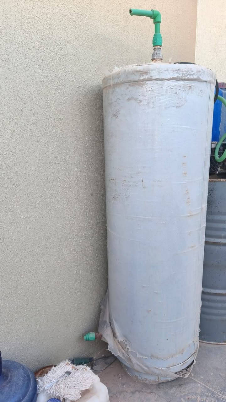 گيزر وتانكي للبيع بأسعار مناسبة الگيزر ٨٠اخو الجديدوالتانكي ٨٥ وبيهن مجال للشراي للتواصل خاص او رقم الهاتف***********
