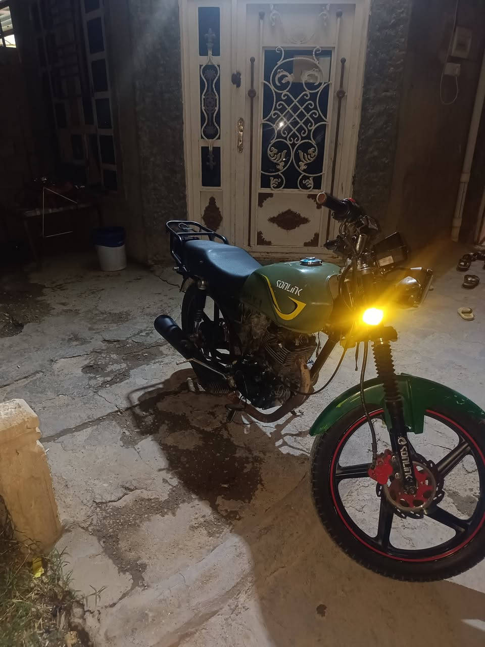 سلام عليكم دراجة سونك للبيع موديل 24السعر 450وبيهة مجال متواجد خاص  ***********
