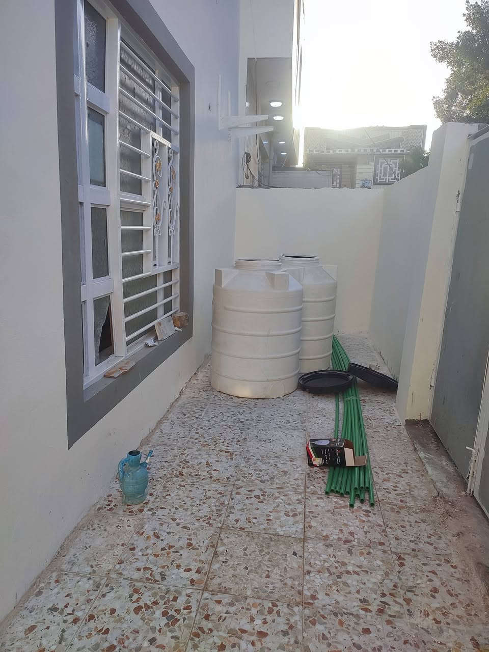 سلام عليكم بيت البيع بحي وفاء مساحه ١٢٠ مقبيله ساحه بيت يحتوي عل ٥ غرف نوم وصاله ٢ مطبخ ستقبال  حمامات ٣ الاستفسار  مكتب بركات ام بنين *********** سعر. 145
