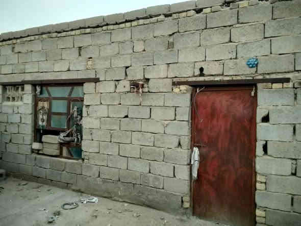 السلام عليكم ورحمة الله وبركاته يوجد لدينا بيت 200متر السعر 14مليون أب منطقة سيد خضير قرب المرقد *********** ابو سجاد
