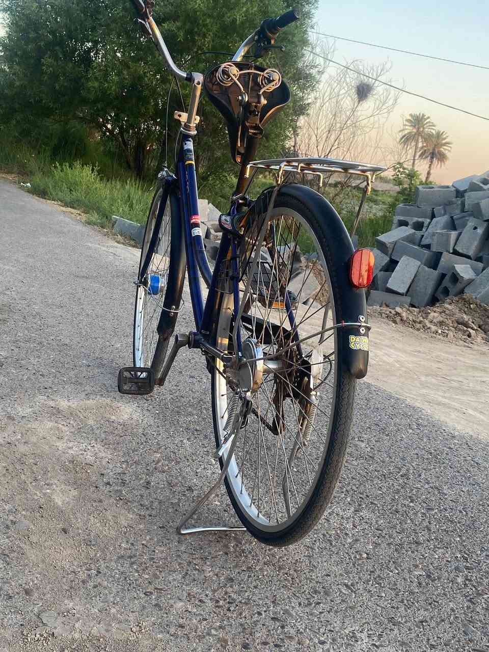 بايسكل للبيع
حجم 27 
لون مميز (نيلي )
بايسكل تبديل نمر 
كلة شغال ما بي نقص ه
كشن كلاب 
لباسكل فول 
نضيف أي زنجار ما بي 
لمكان بغدا. 
لسعر (130) وبي مجال 
راسلني علا هاذة لرقم 
*********** ما بي وتساب 
اكتب بالتعليقات ورد عليك بحسابي لثاني

