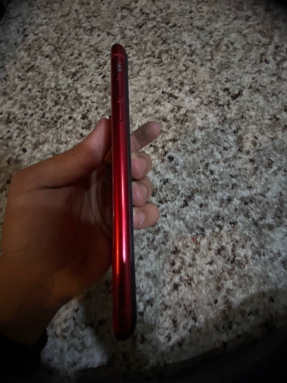 السلام عليكم 
ايفون xr
شاشة اصلية ما مبدل 
بطارية 81 اصلية 
بس الضهر مكسور والفيس ايدي متوقف 
السعر 130 وبي مجال 
الرقم بي واتساب هم 
***********
