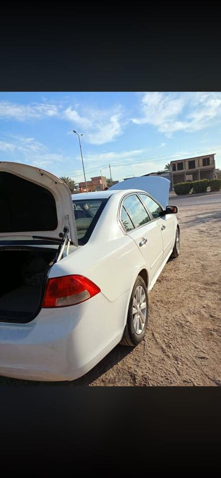 السلام عليكم
اوبتما2010خليجي فول موصفات بصمه 
السياره كفاله عامه بس صبغ شبر بالتكمه وبيه كرت بالجنطه  كير محرك حداديه تبريد كله مكفول رقم  بابل
العنوان الحله 
الاستفسار ***********
