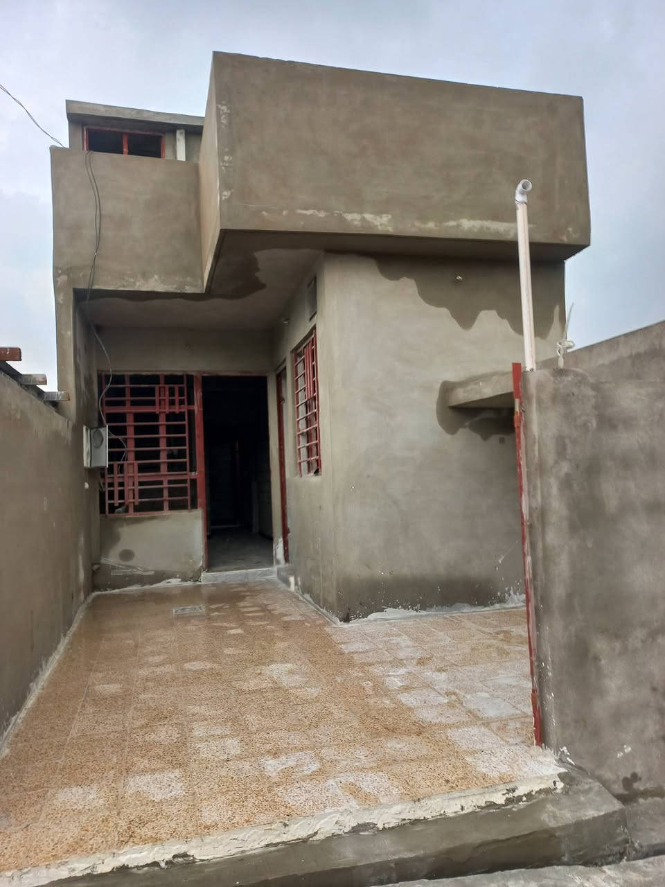 بيت للبيع العنوان القوسيات حي الزيتون مدخل أسواق أبوعلي المساحه ١٠٠متر تسليم البيت مفتاح الاستفسار على الرقم ***********
***********
