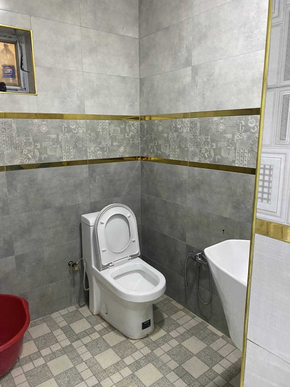 بيت البيع طابق ونص زراعي بيت بنيه سعر 95.      ***********
