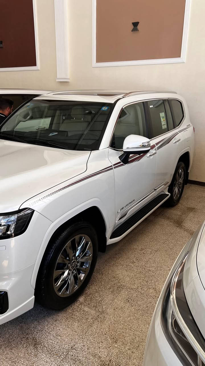 سلام عليكم
لاندكروز GXR  المتتد بريم اصل

ماشيه23الف 

محرك 4000 V6تنفس طبيعي 

موديل 2024اصل تكمة و سنوية. 

مكفولة من صبغ وتبديل والبارد

رقم بغداد باسمي تحويل 

مواصفات 

ثلث شاشات 

سلايت 

كشنات تبريد 

كشنات اثنين كهرباء 

تشغال بعد 

كشنات جلد 

جنطة كهرباء 

حساس امامي خلفي

أربع كامرات 360درجه

فتحة سقف  

بصمات اثنين

بيع اومراوس

مكاني بغداد لاستفسار ***********
